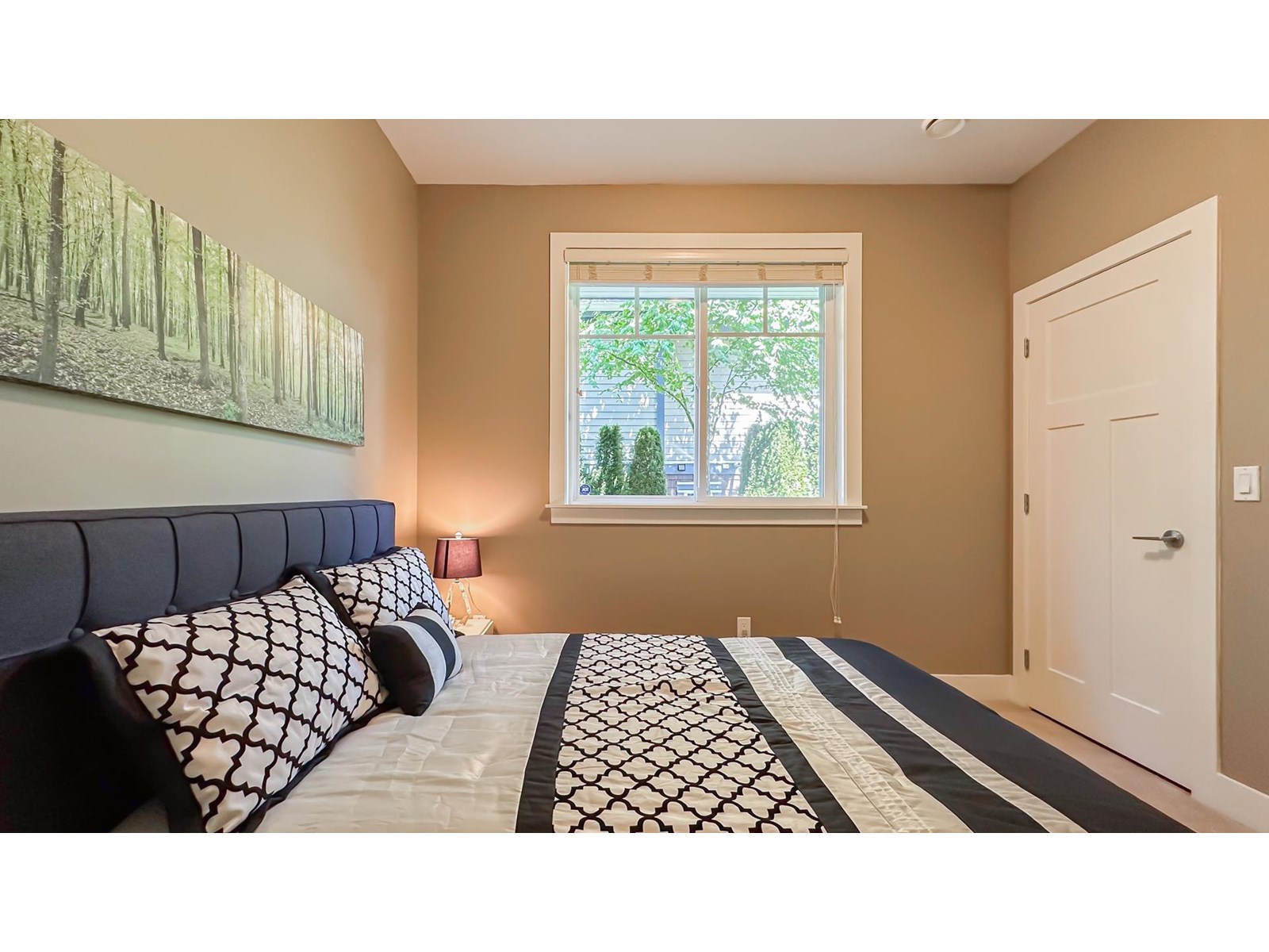 25 15977 26 Avenue Property Photo 34