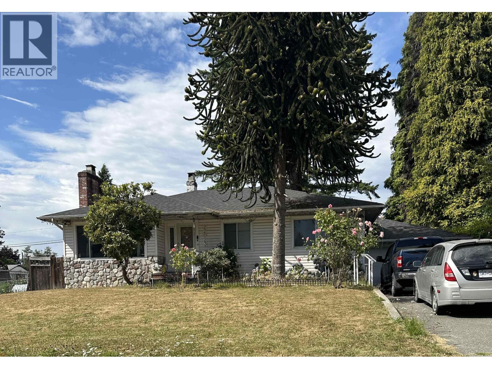 22023 LOUGHEED Highway Property Photo 1