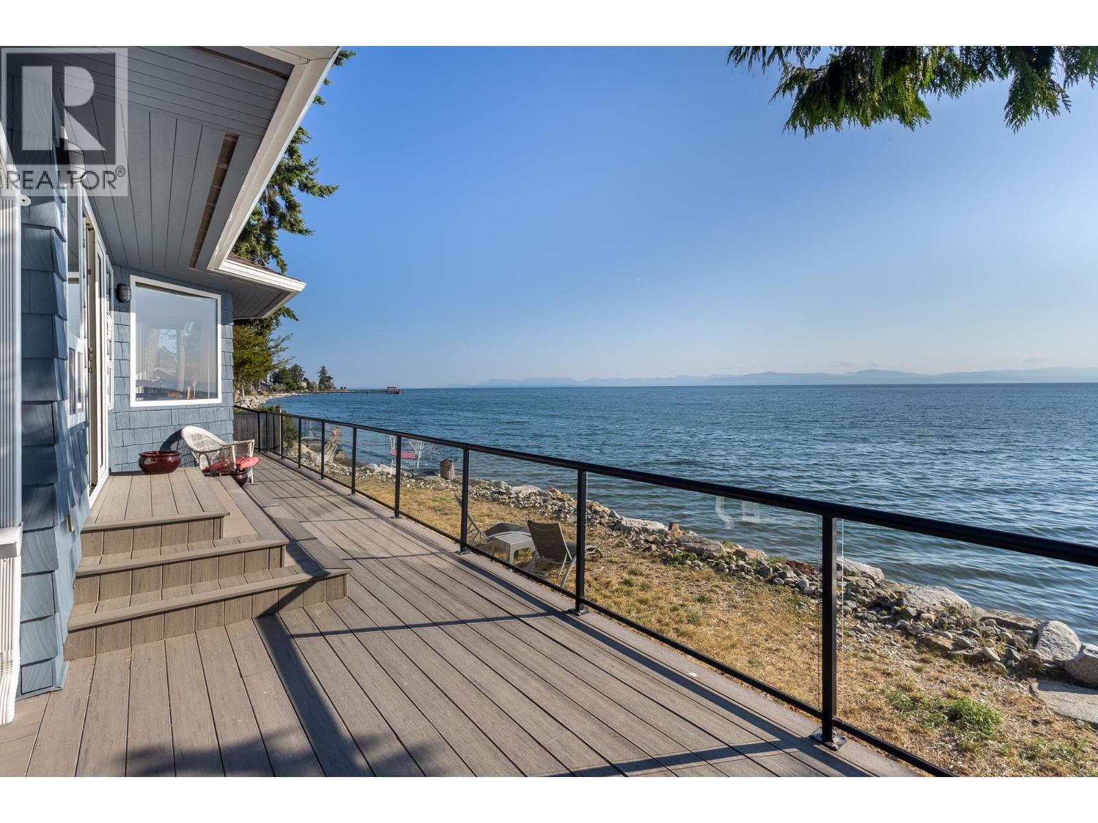4857 Sunshine Coast Highway Property Photo 1