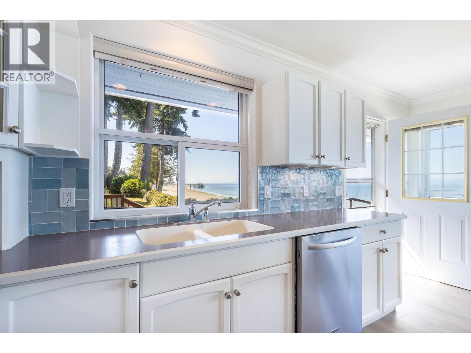 4857 Sunshine Coast Highway Property Photo 9