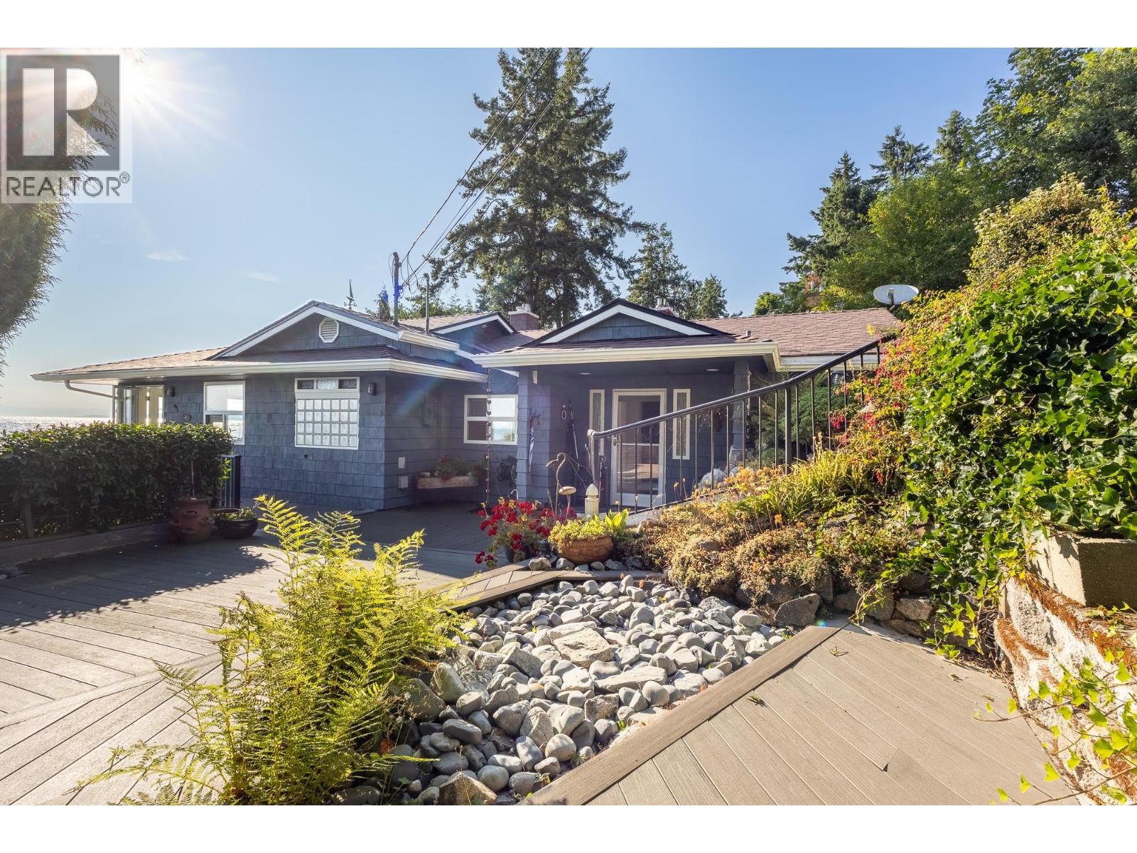4857 Sunshine Coast Highway Property Photo 14