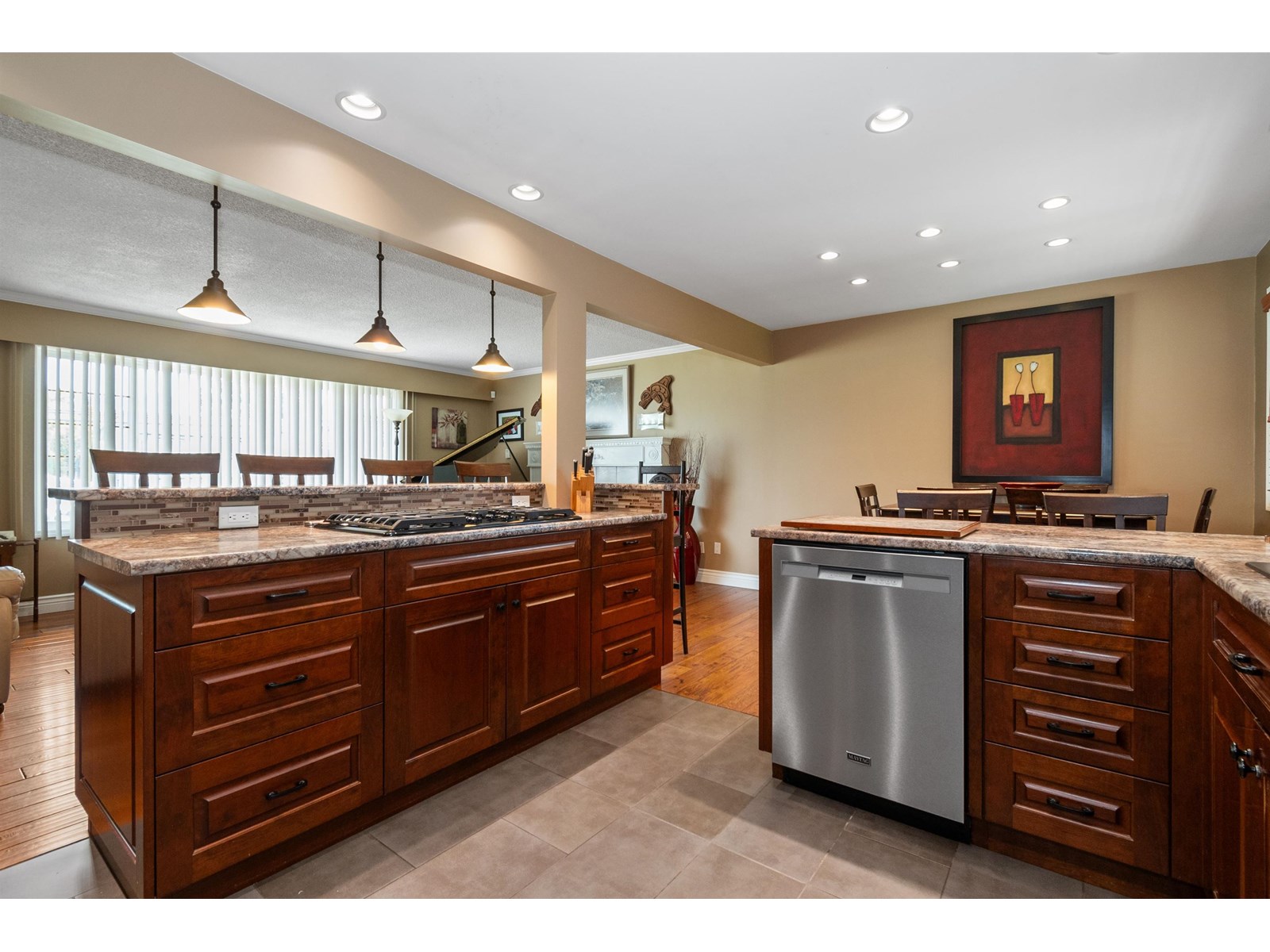 10347 Kent Road Property Photo 8