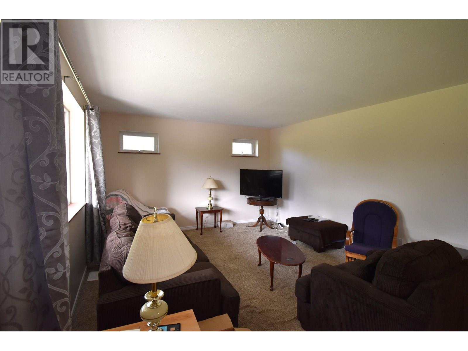 4815 Strathern Road Property Photo 4