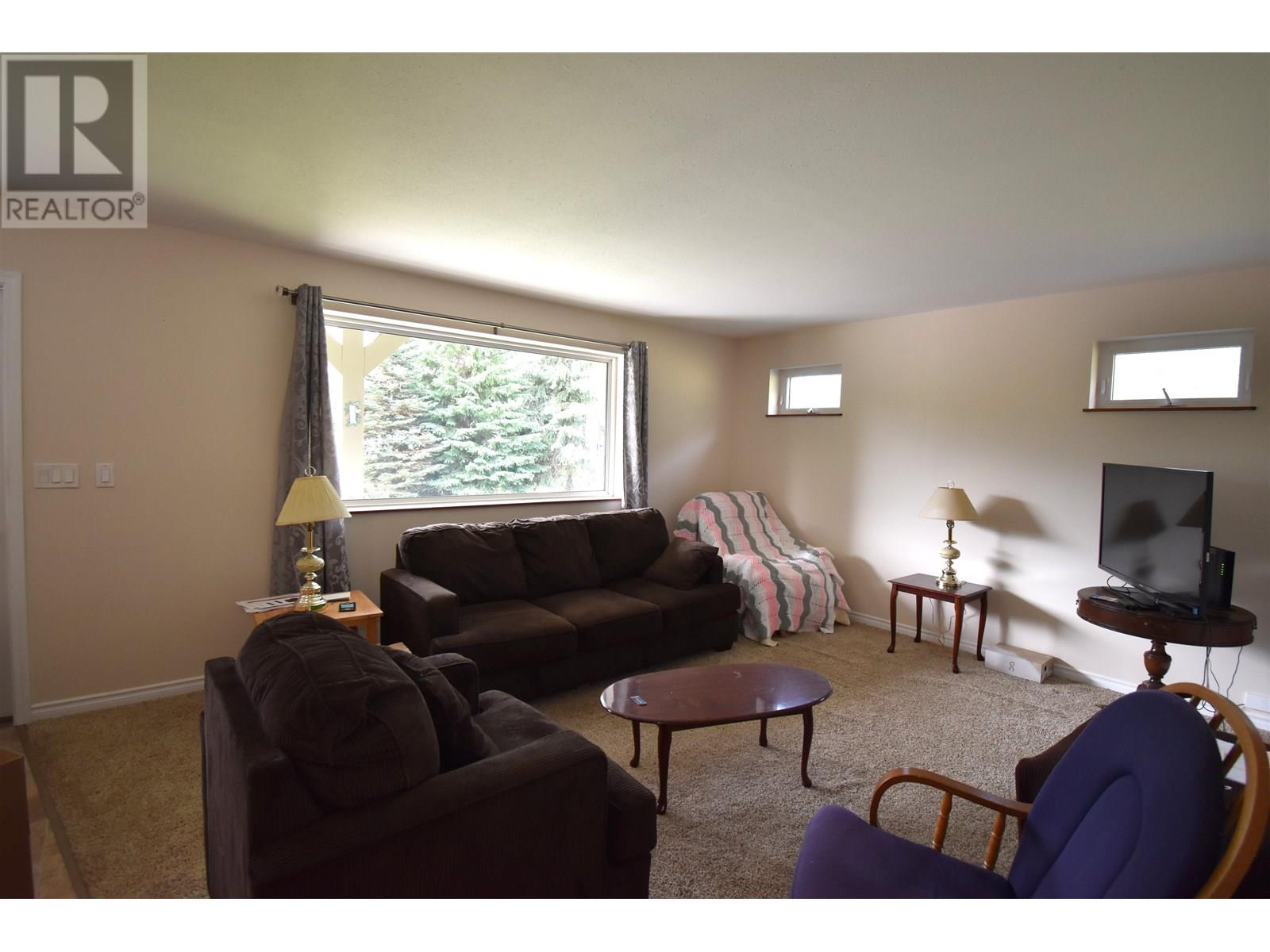 4815 Strathern Road Property Photo 5