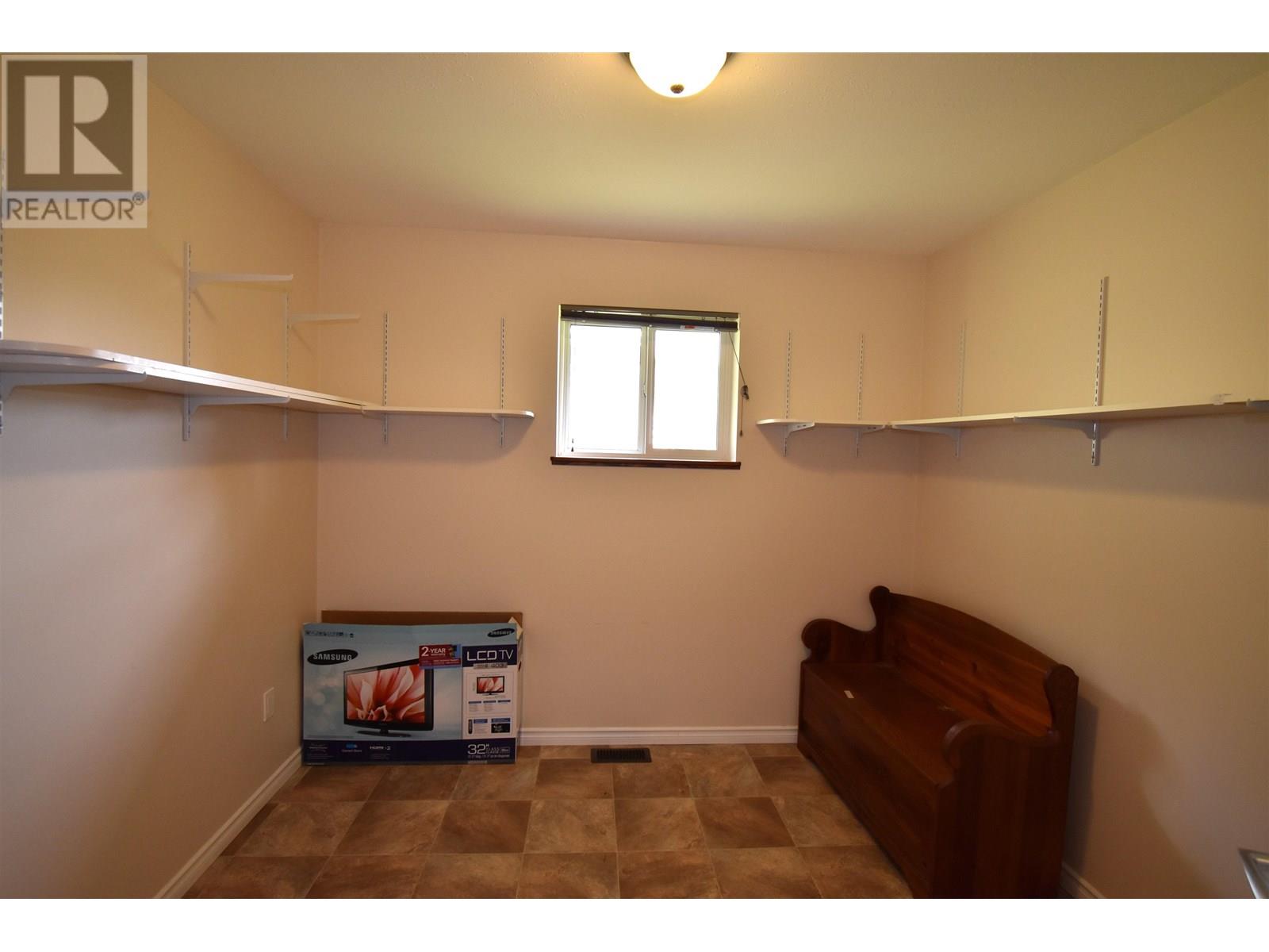 4815 Strathern Road Property Photo 10