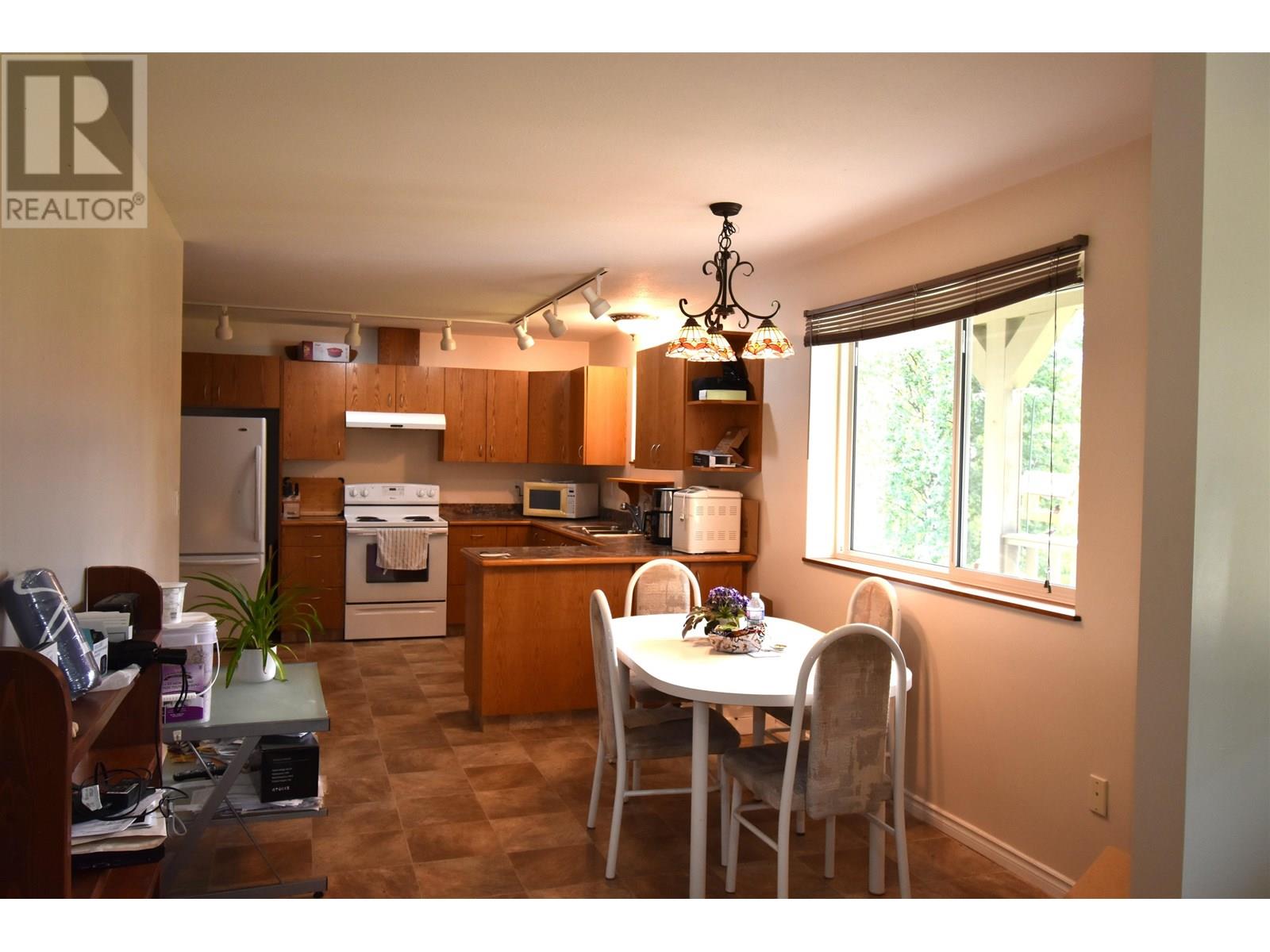 4815 Strathern Road Property Photo 11