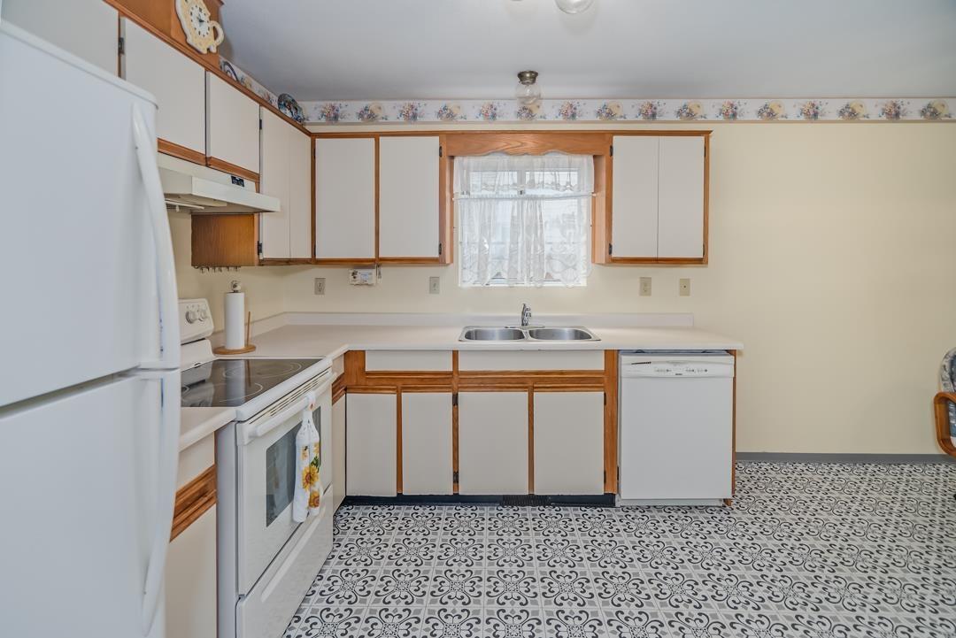 9131 212a Property Photo 4