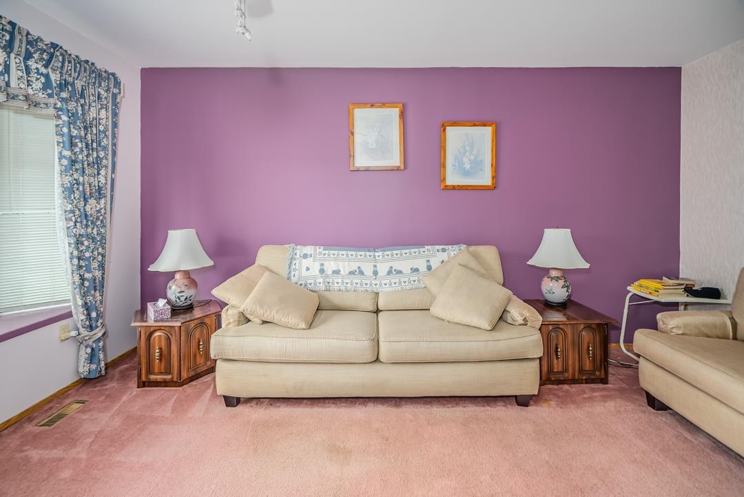 9131 212a Property Photo 8