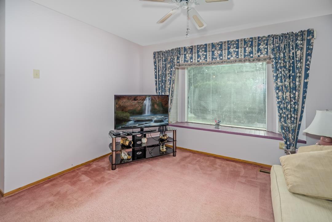 9131 212a Property Photo 10