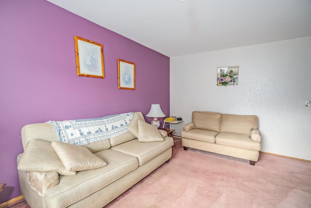 9131 212a Property Photo 11