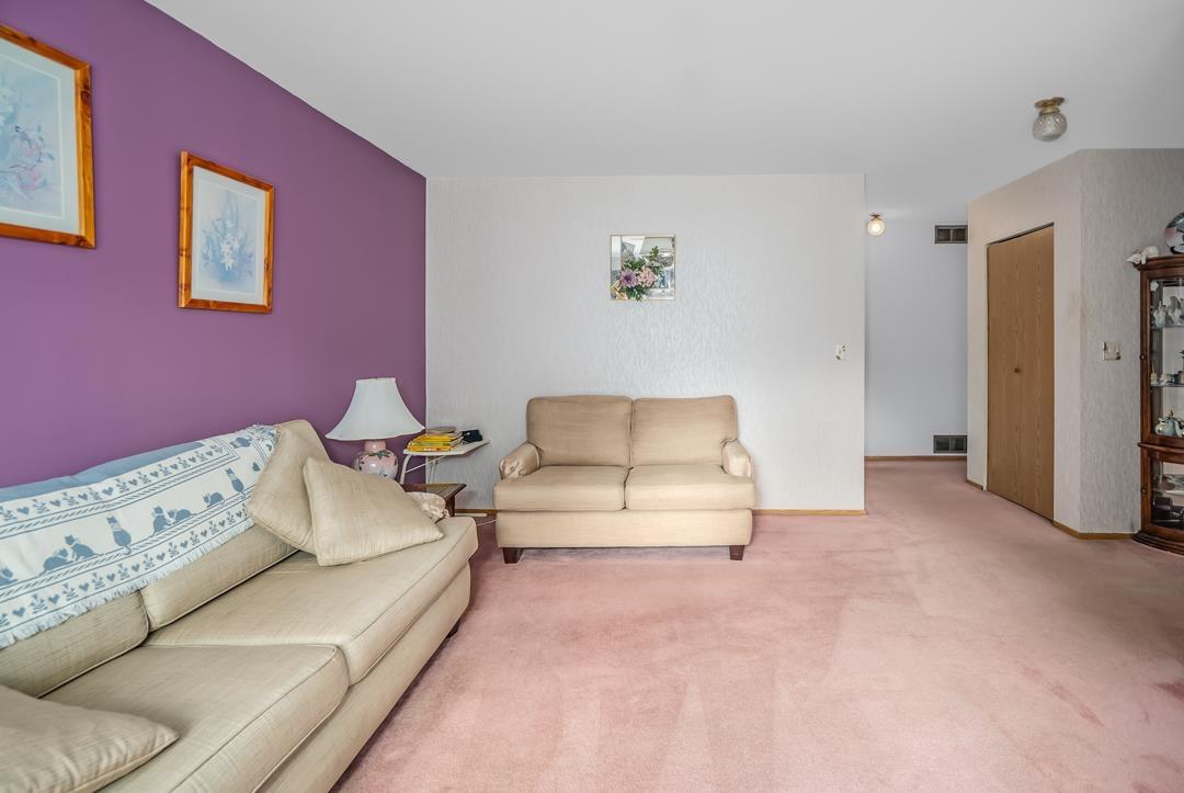 9131 212a Property Photo 12