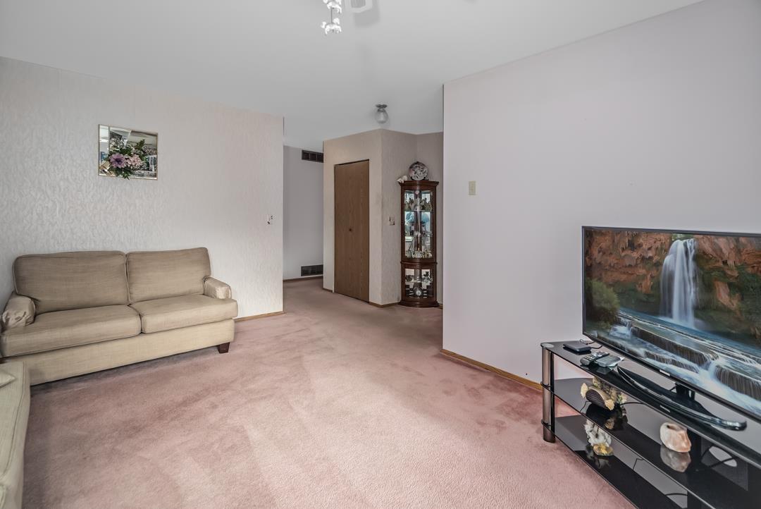 9131 212a Property Photo 13