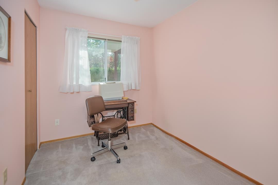 9131 212a Property Photo 18