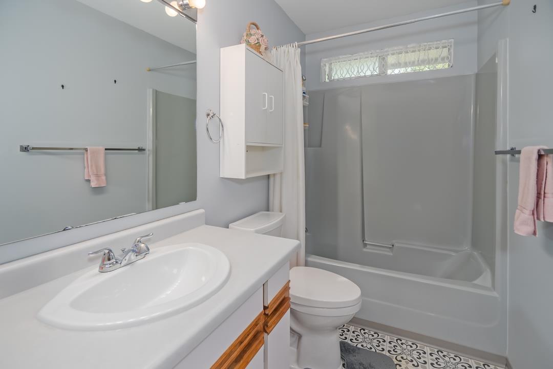 9131 212a Property Photo 19