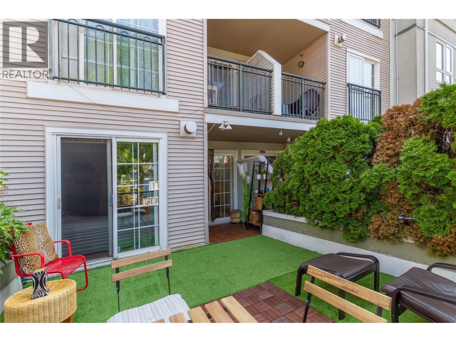 210 1989 DUNBAR STREET Property Photo 1