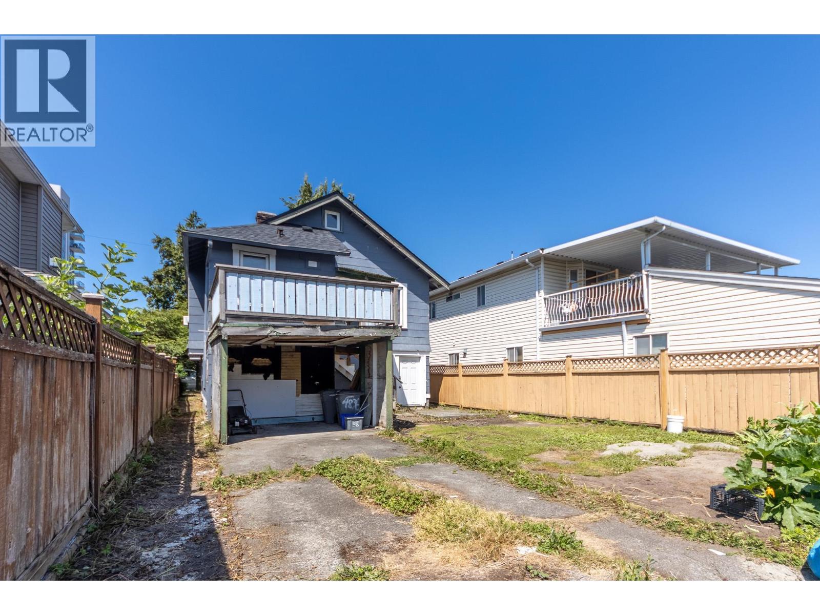 4836 Clarendon Street Property Photo 3