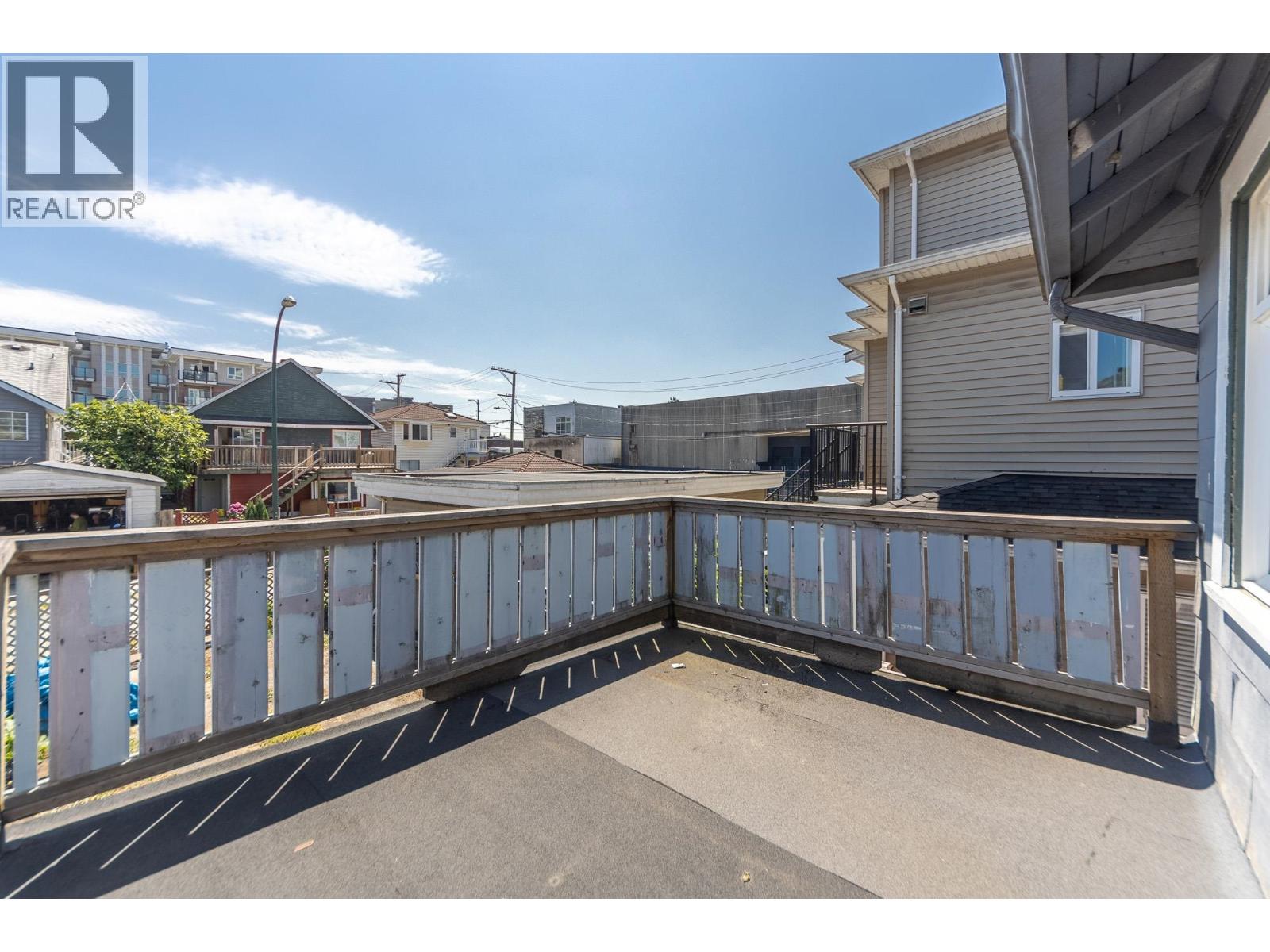 4836 Clarendon Street Property Photo 6