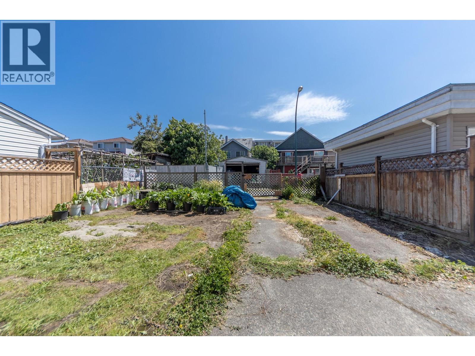 4836 Clarendon Street Property Photo 9