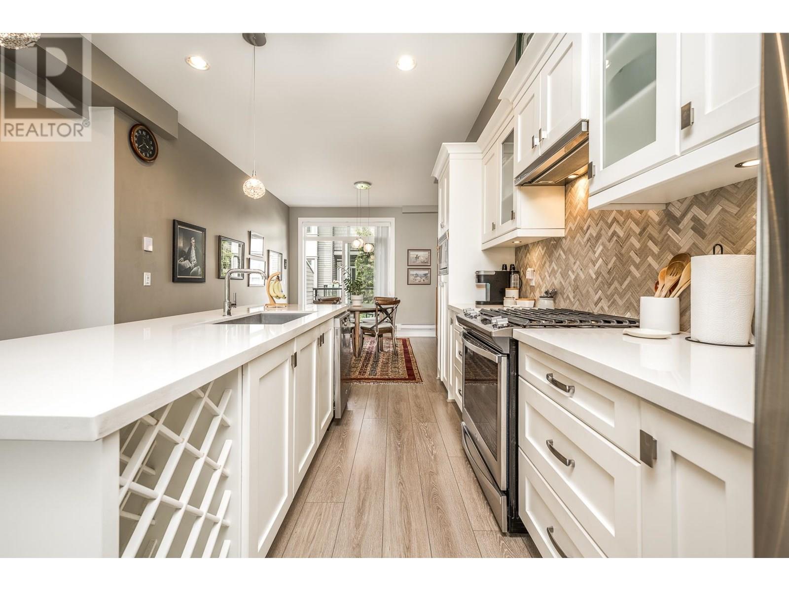 14 4949 47a Avenue Property Photo 1