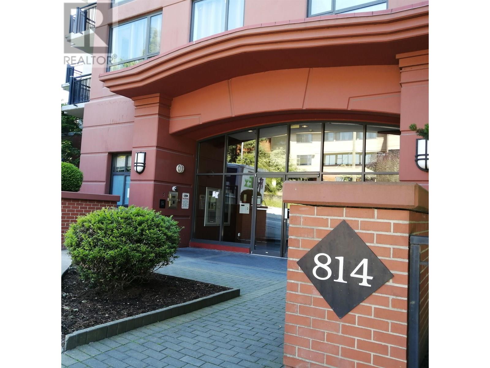 708 814 ROYAL AVENUE Property Photo 1