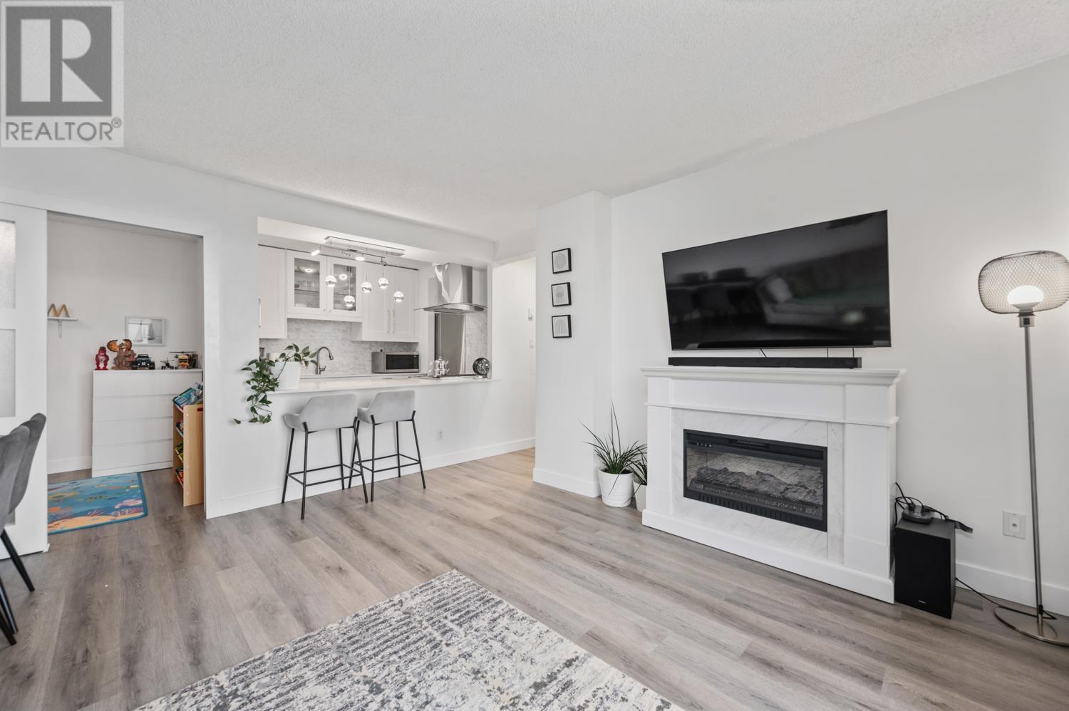 1905 9541 Erickson Drive Property Photo 8
