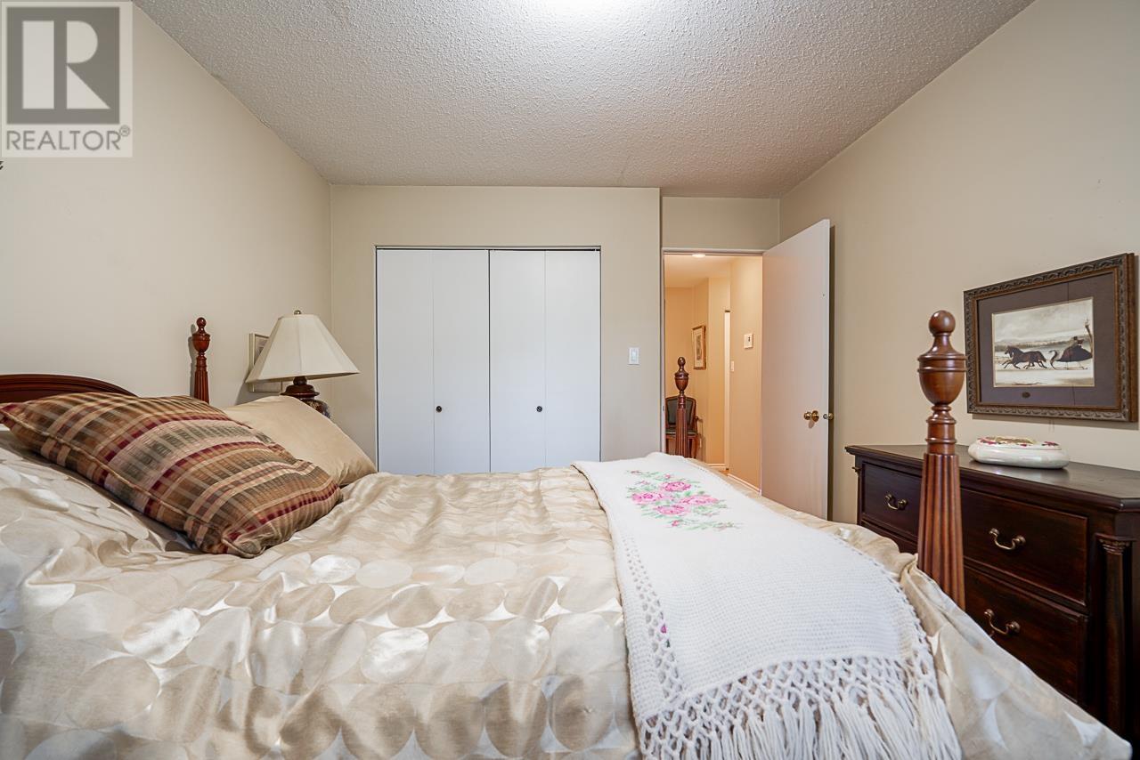 211 175 E 4th Street Property Photo 12