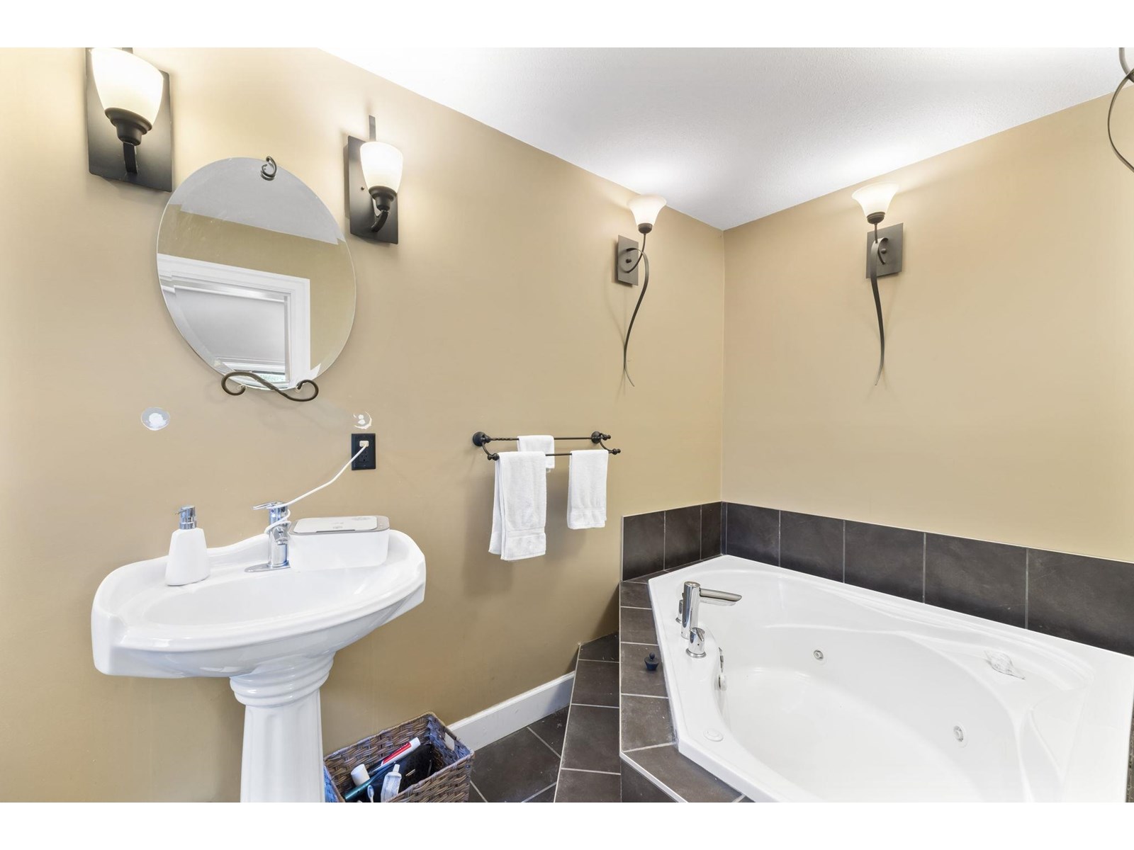 2615 St Gallen Way Property Photo 35