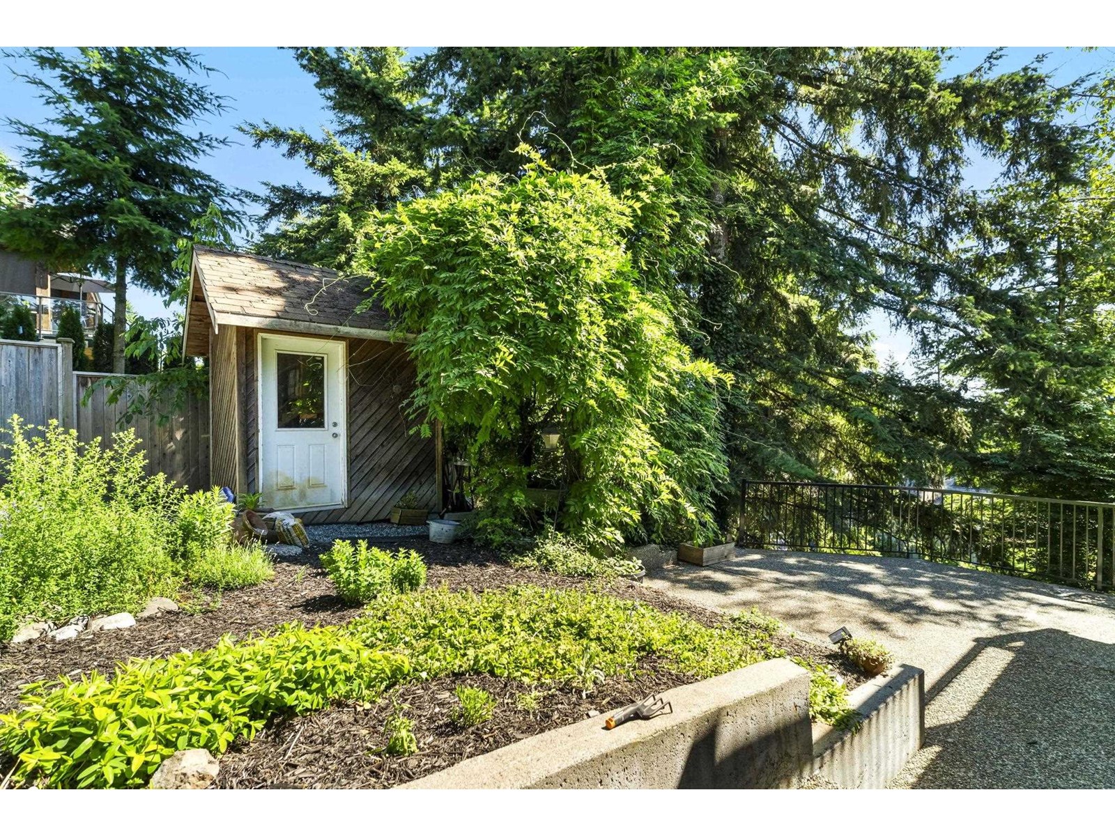 2615 St Gallen Way Property Photo 38