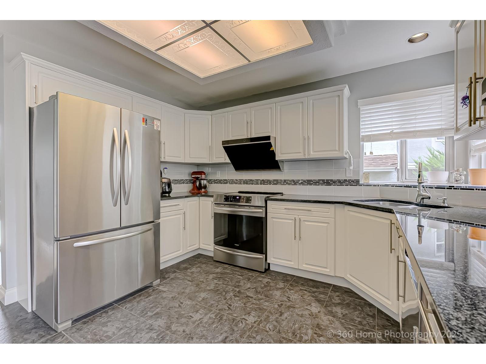 19088 63b Avenue Property Photo 6