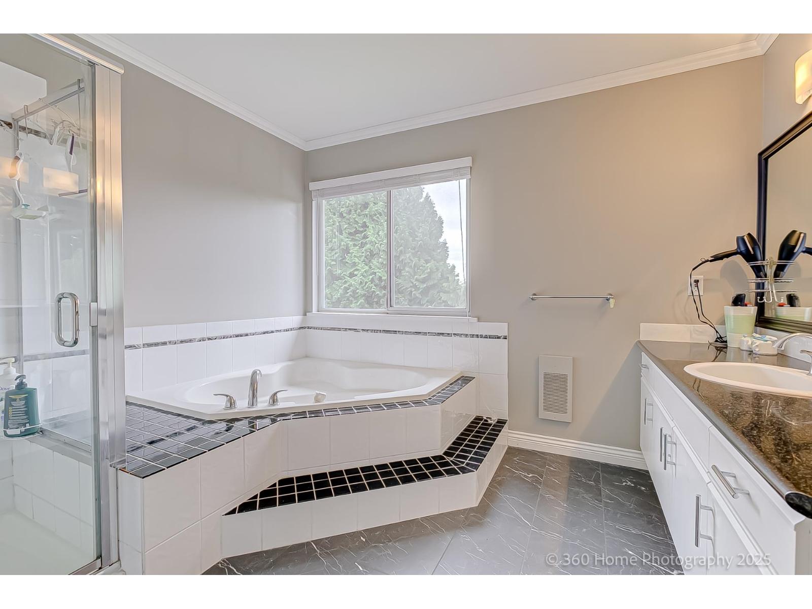 19088 63b Avenue Property Photo 17