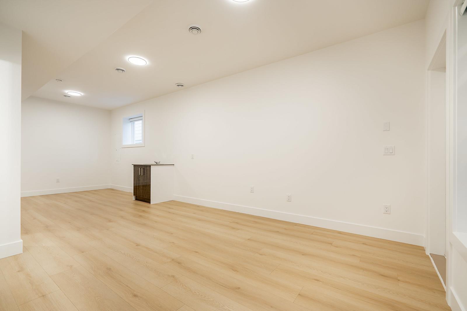 102 16689 16 Avenue Property Photo 22