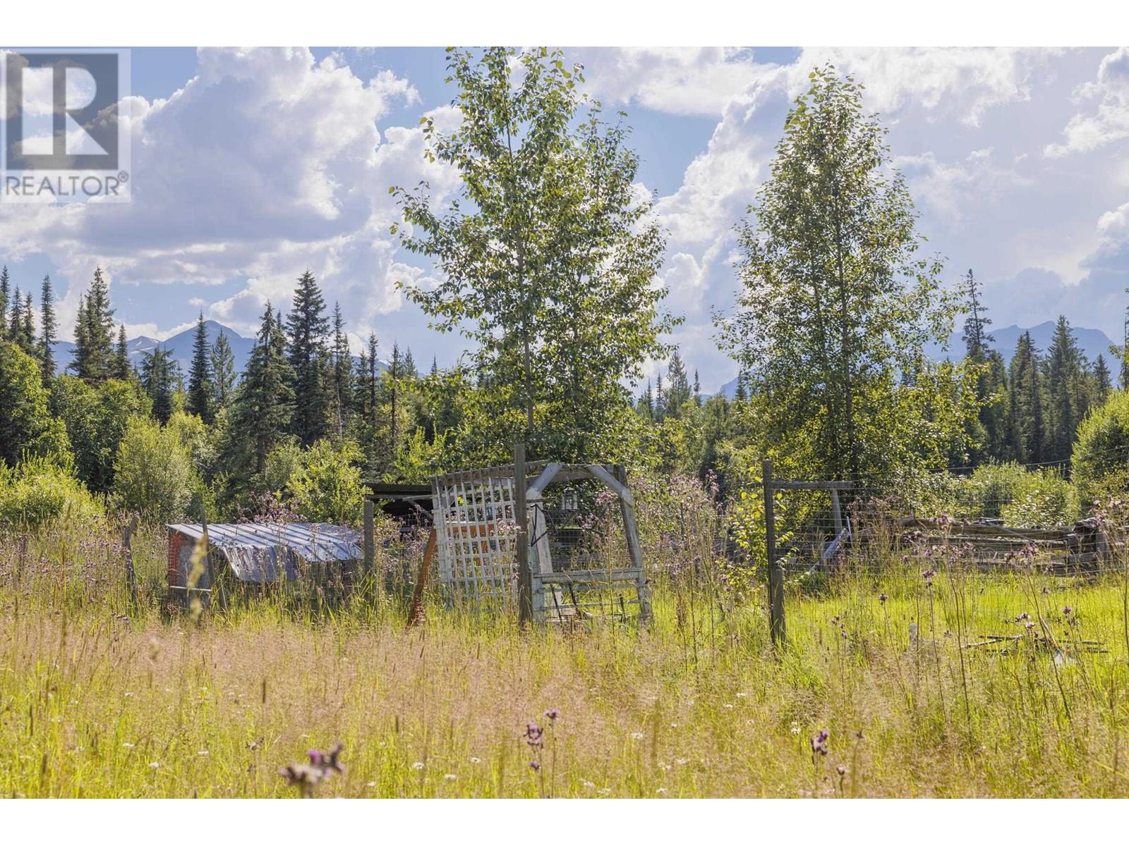 8189 Loos Road Property Photo 3