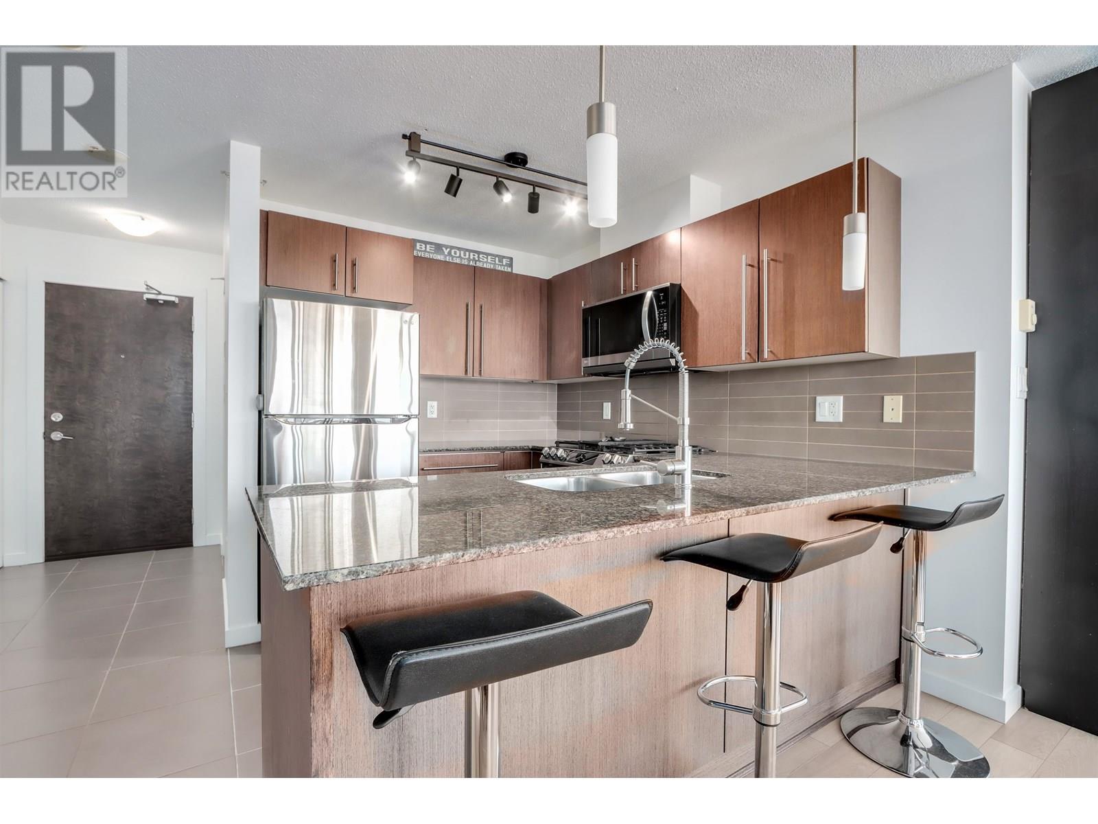 1706 4888 Brentwood Drive Property Photo 2