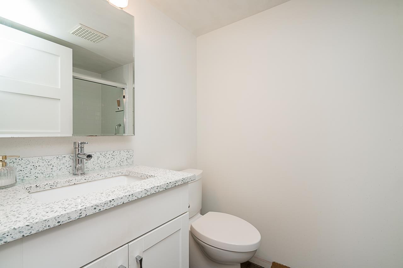 330 22020 49 Avenue Property Photo 18