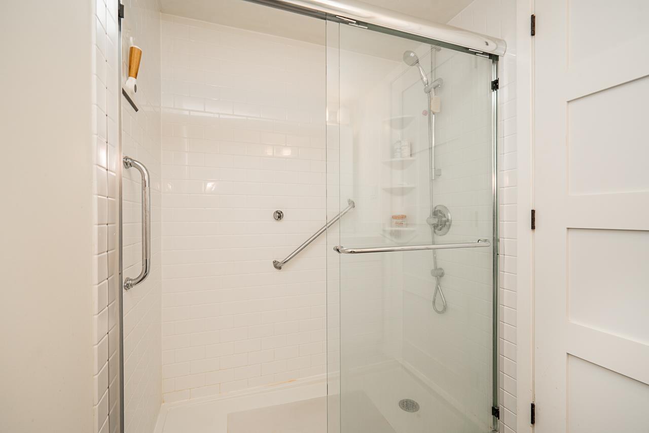 330 22020 49 Avenue Property Photo 19