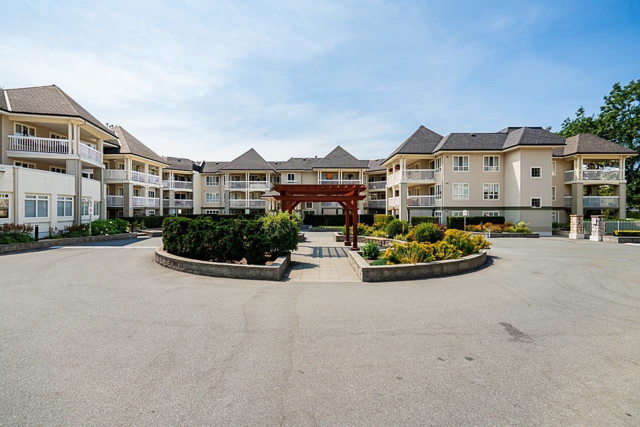 330 22020 49 Avenue Property Photo 38