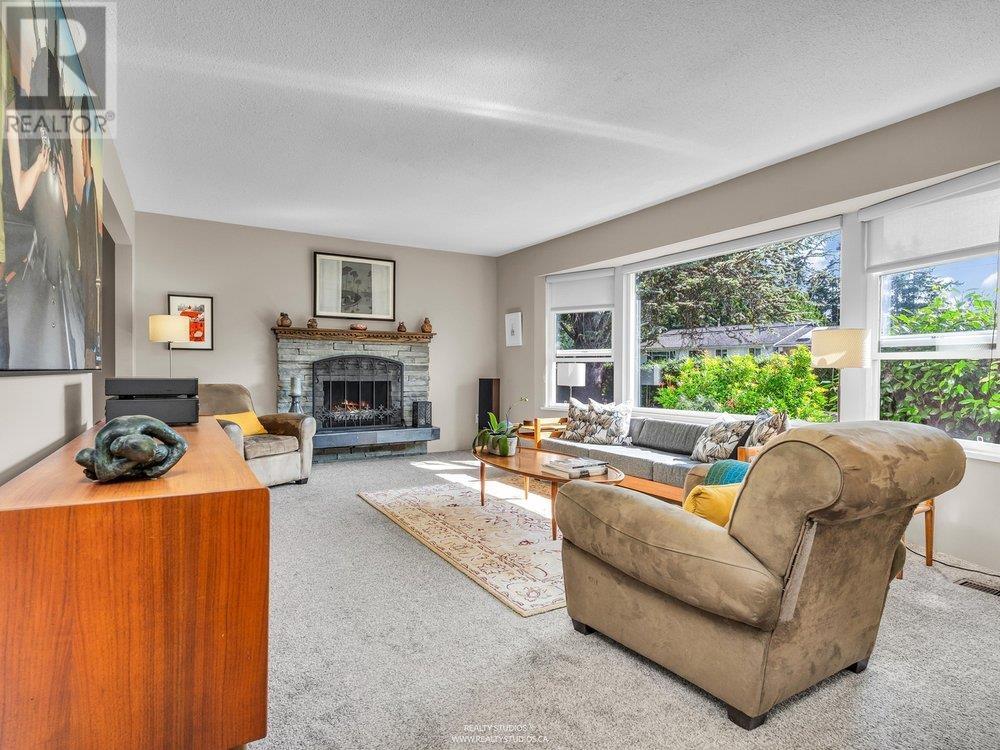 999 53a Street Property Photo 10
