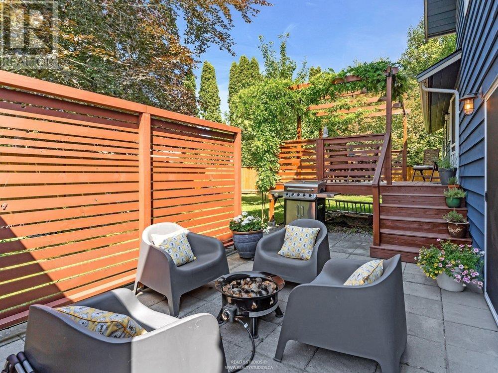 999 53a Street Property Photo 17
