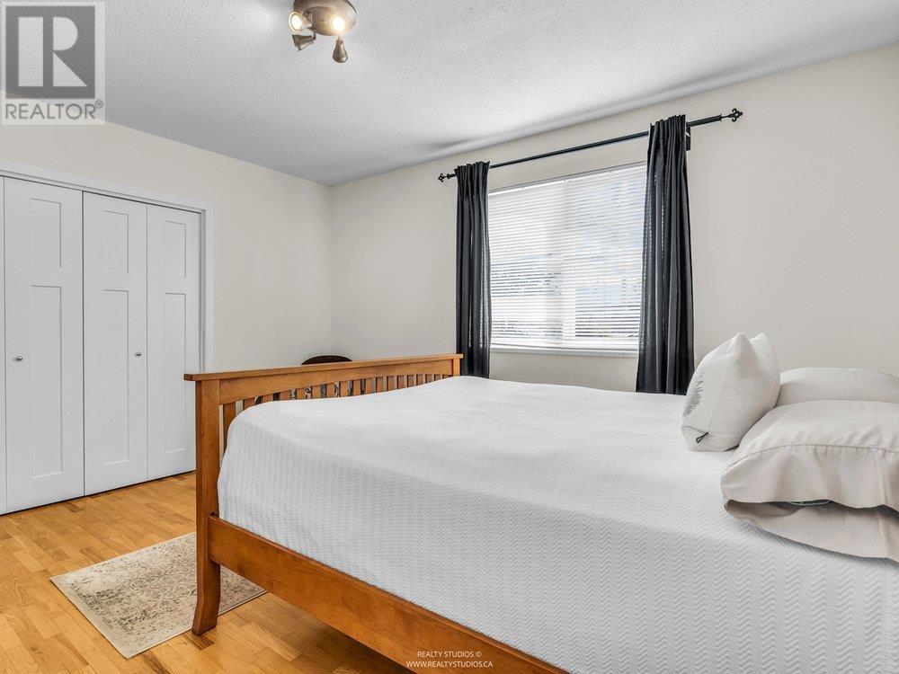 999 53a Street Property Photo 26