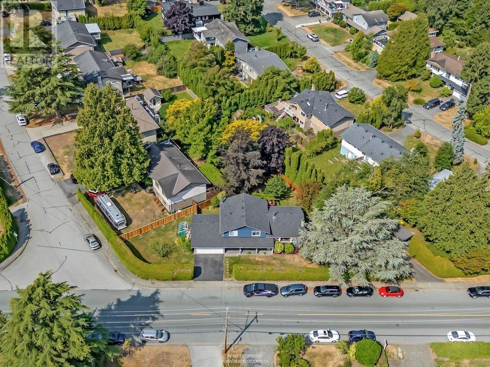999 53a Street Property Photo 33