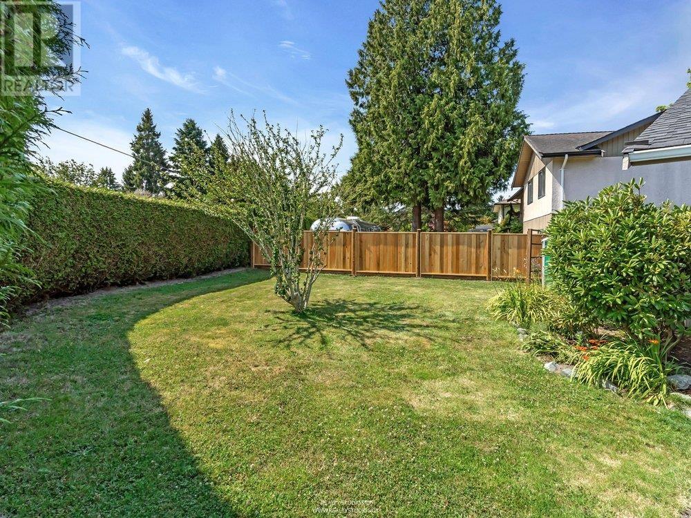 999 53a Street Property Photo 37