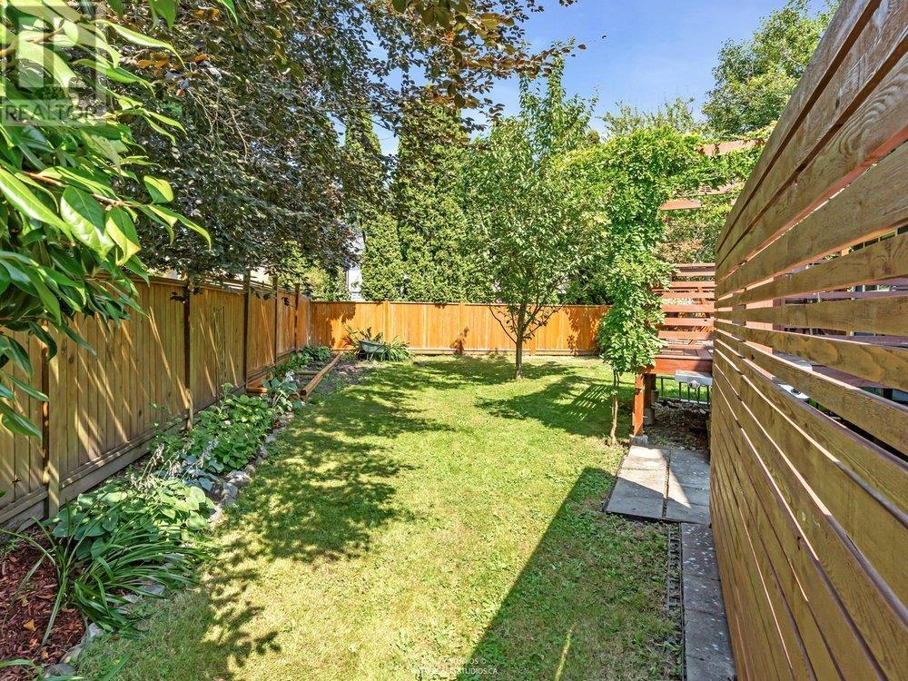999 53a Street Property Photo 39