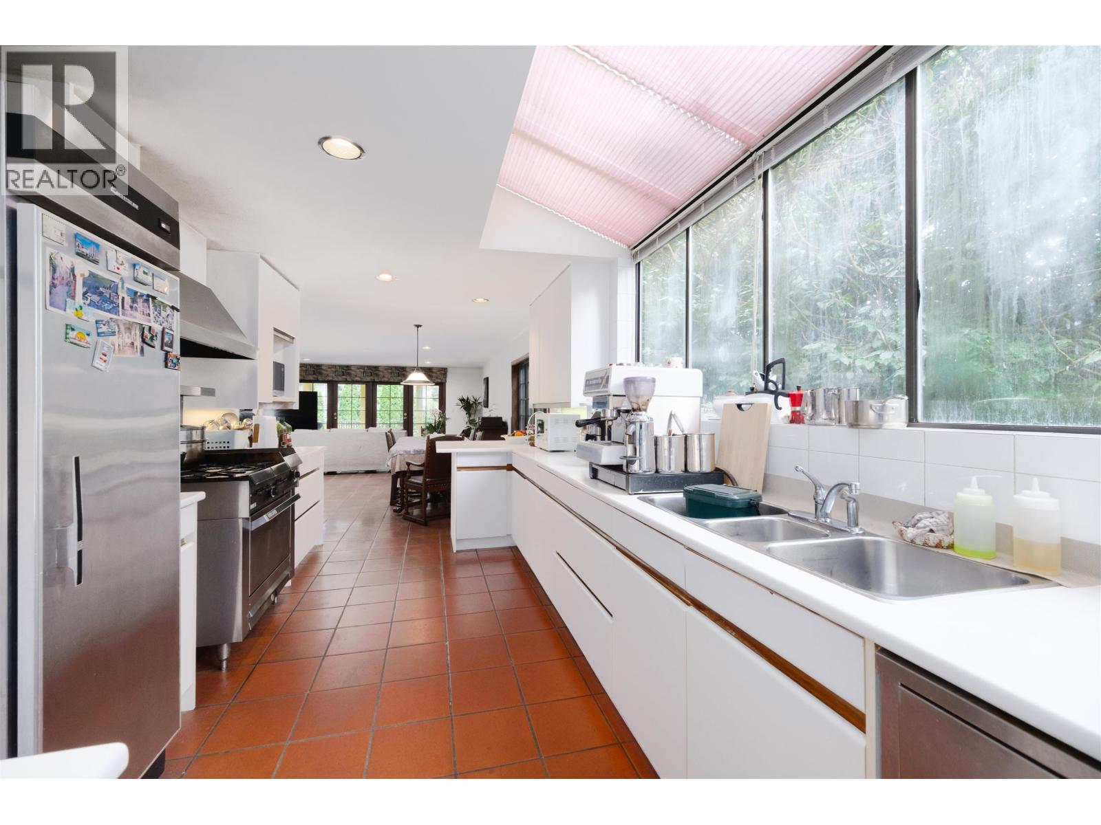 6000 Buckingham Avenue Property Photo 11