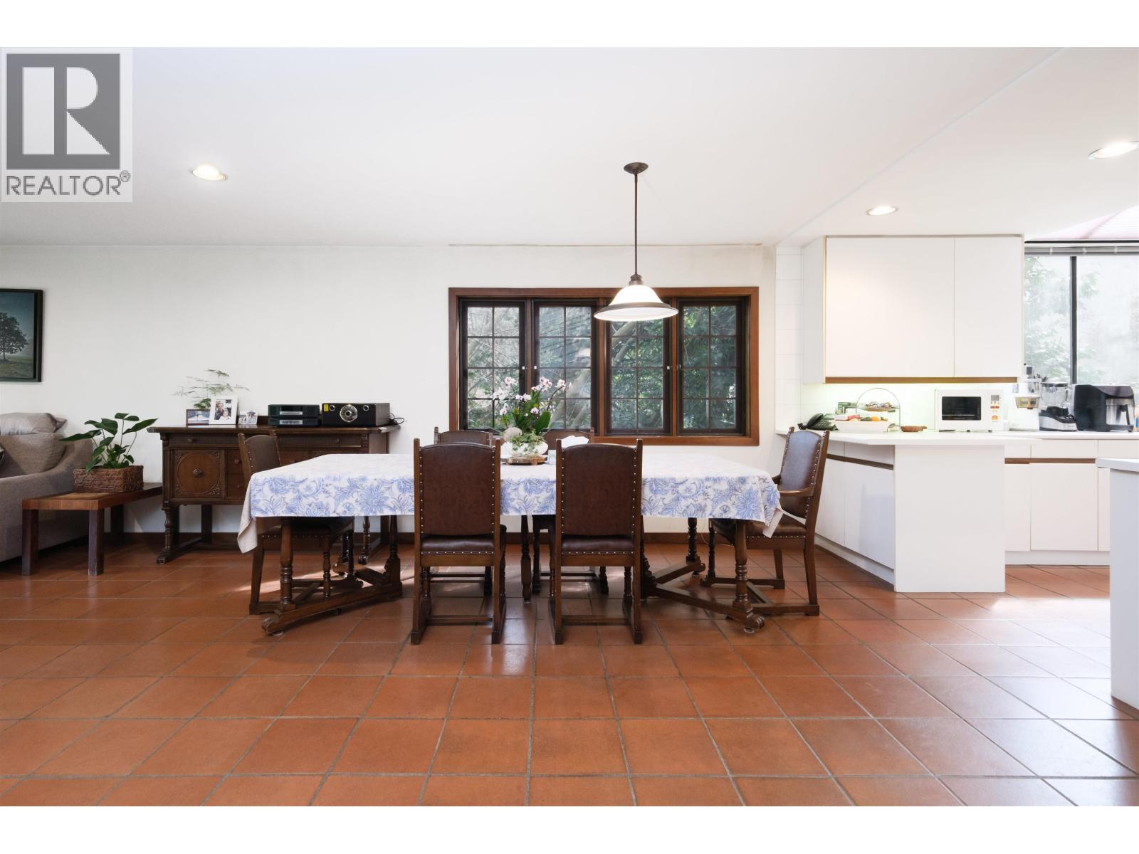 6000 Buckingham Avenue Property Photo 12
