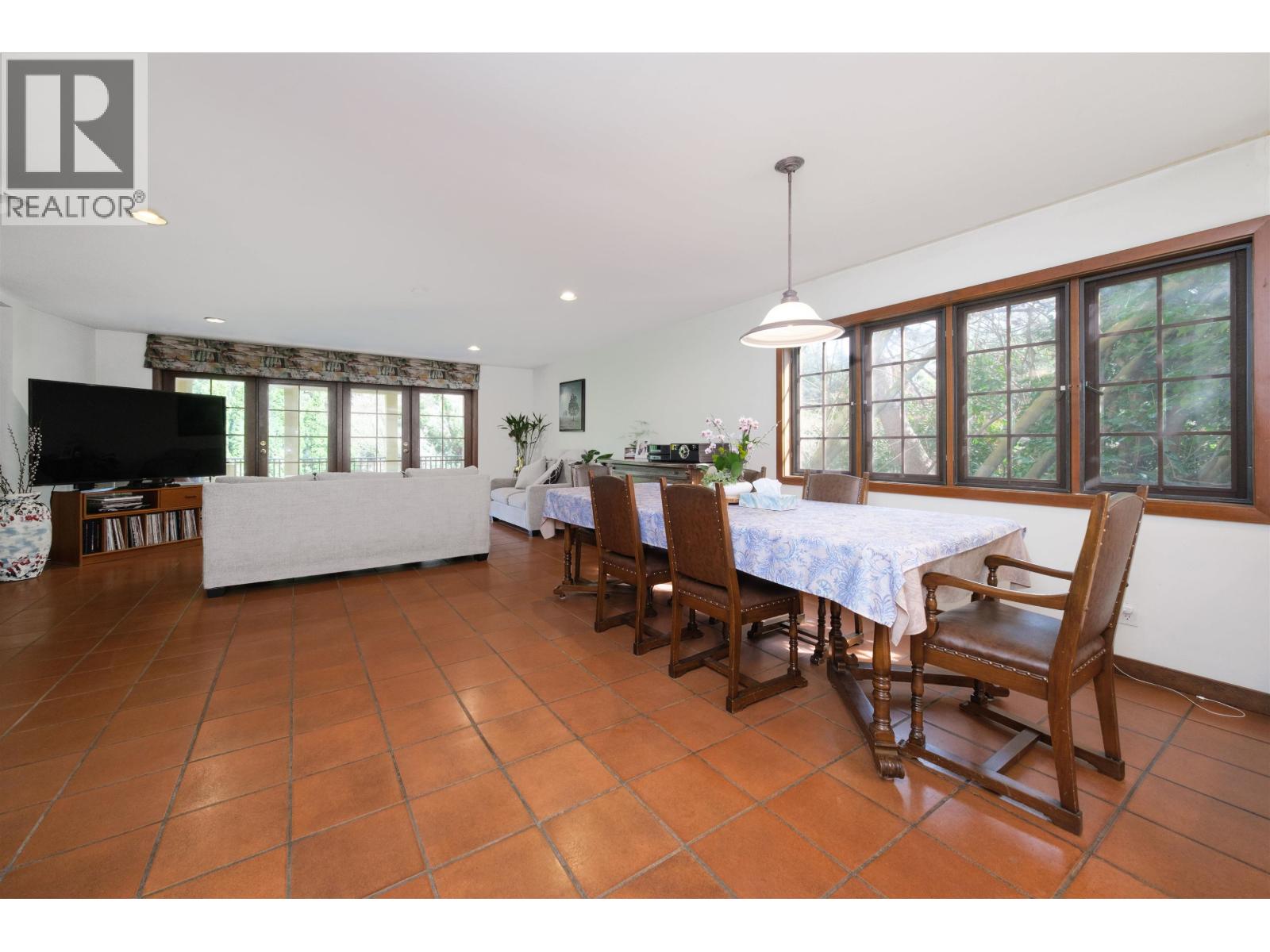 6000 Buckingham Avenue Property Photo 14