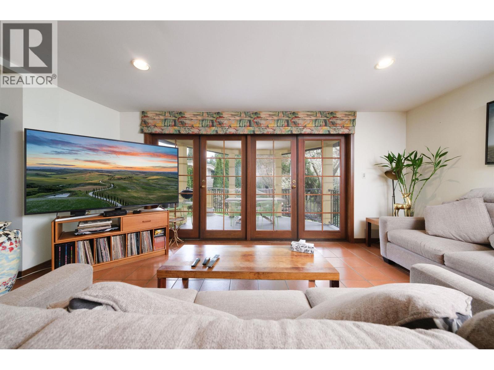 6000 Buckingham Avenue Property Photo 15