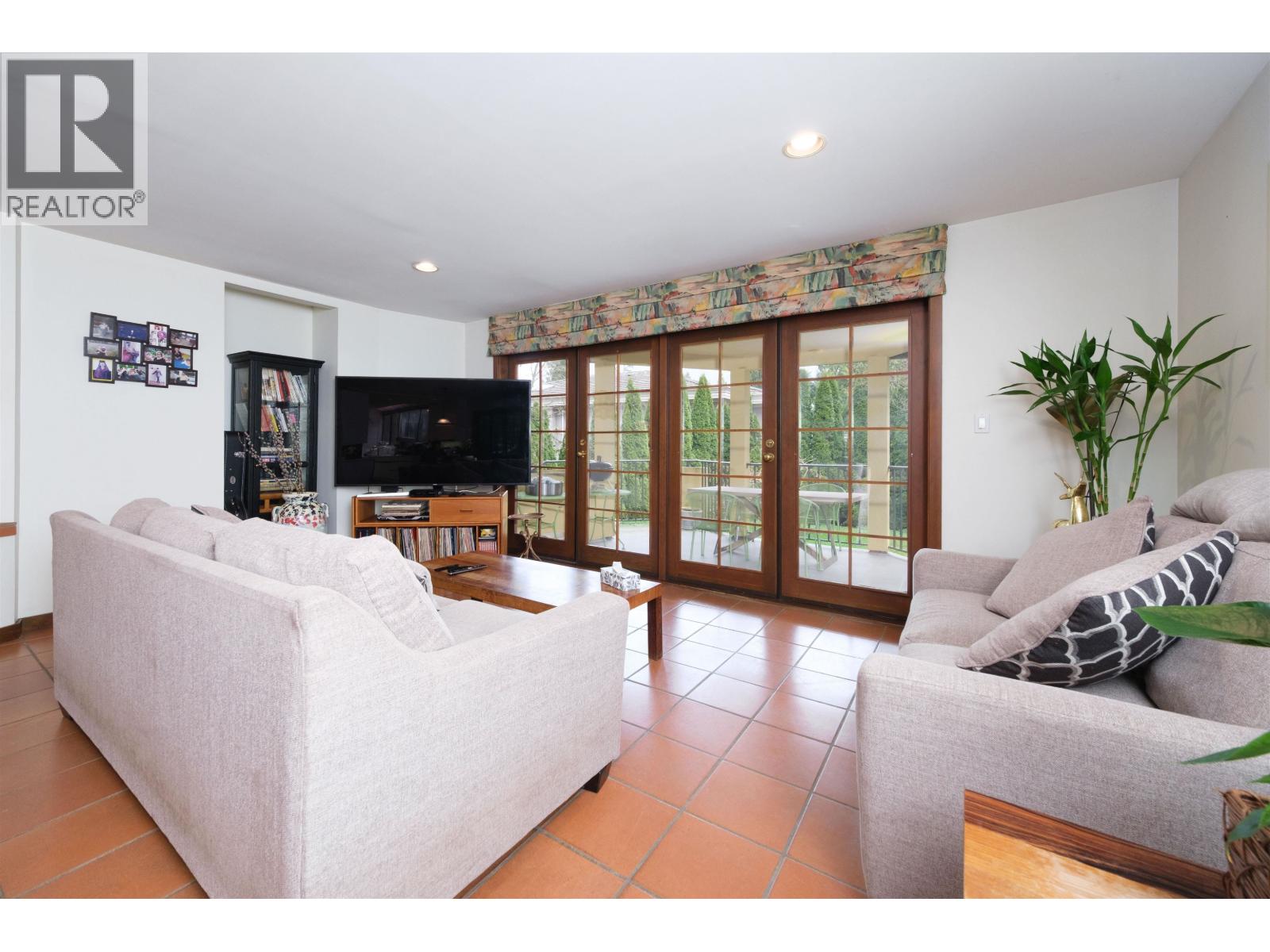 6000 Buckingham Avenue Property Photo 16