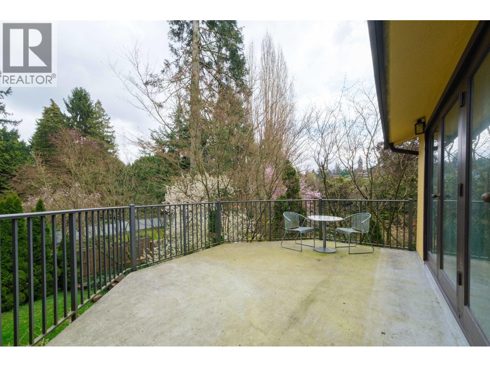 6000 Buckingham Avenue Property Photo 22