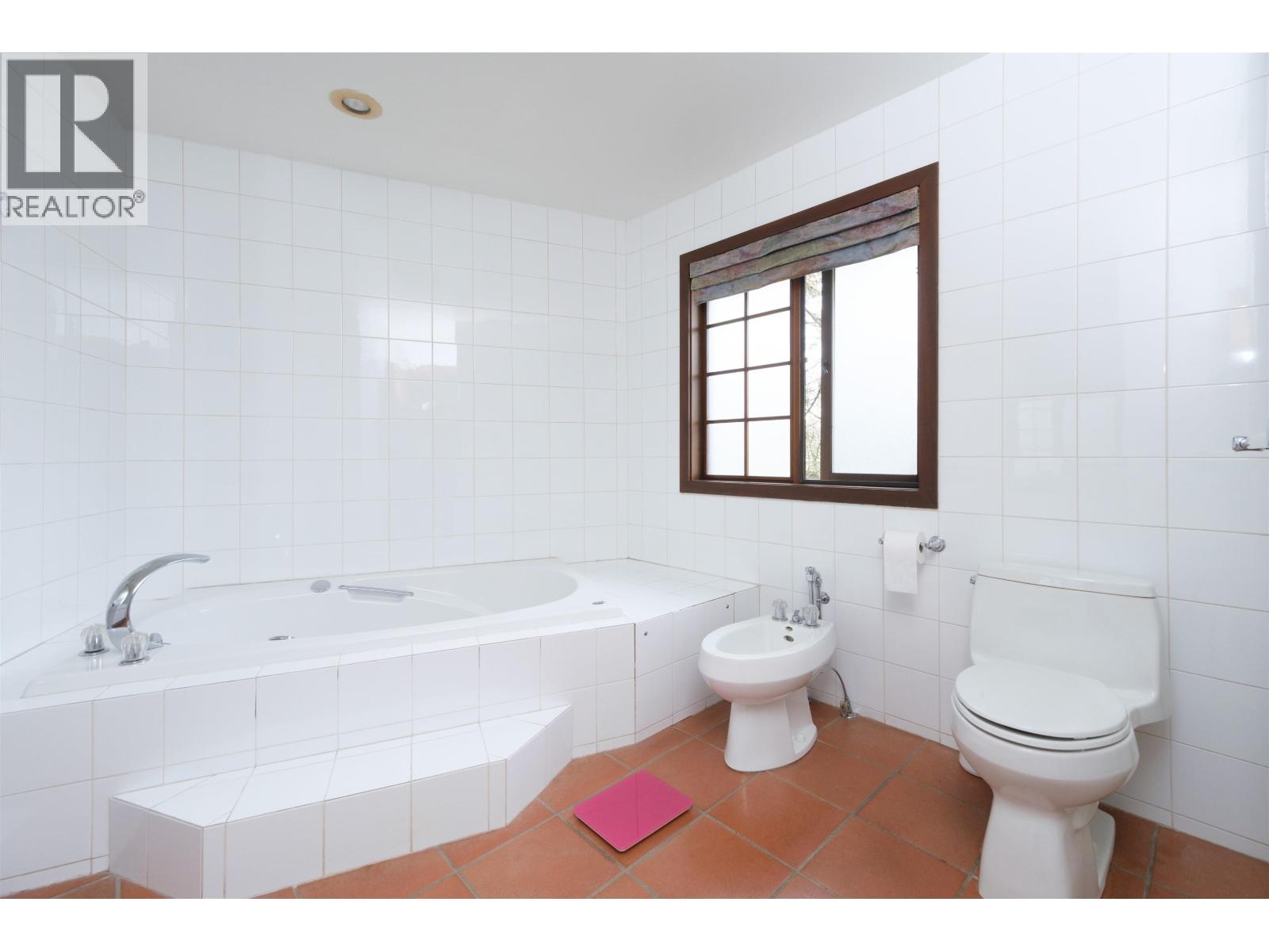 6000 Buckingham Avenue Property Photo 25