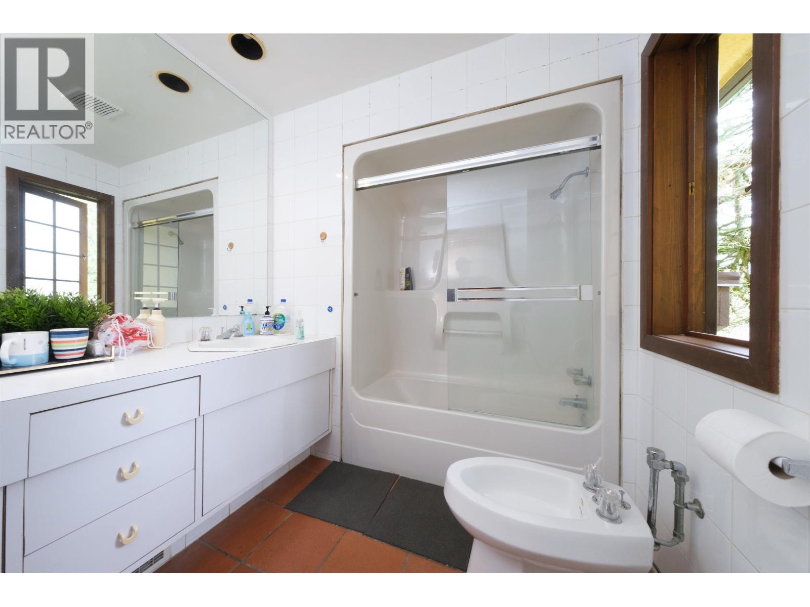 6000 Buckingham Avenue Property Photo 30